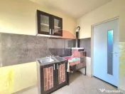 Casă cu teren de 2.210 mp de vânzare în Turnu 