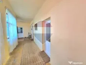 Casă cu teren de 2.210 mp de vânzare în Turnu 