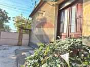 Casă cu teren de 2.210 mp de vânzare în Turnu 