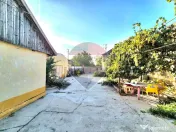 Casă cu teren de 2.210 mp de vânzare în Turnu 