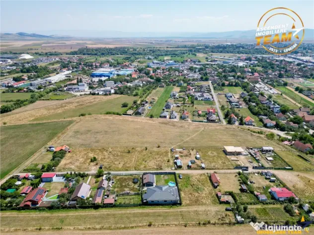 Teren extravilan recomandat si pentru case de vacante, inves - Sfantu Gheorghe (Covasna)