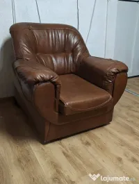 Canapea tip colțar din piele 