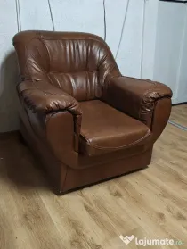 Canapea tip colțar din piele