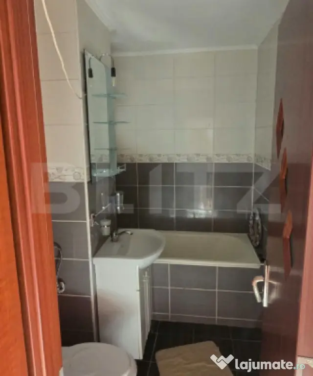 Apartament cu 2 camere de vanzare,52 mp,zona Micro 16. - Satu Mare (Satu-Mare)
