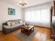 Resedinta luminoasa,farmec autentic,etaj 1, intimitate, acce 
