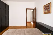 Resedinta luminoasa,farmec autentic,etaj 1, intimitate, acce 