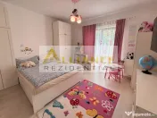 Cartierul nou-str asfaltata-terasa inchisa-600m de autobuz -beci 