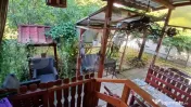 Apartament spațios cu trei camere la parter în zonă centr 