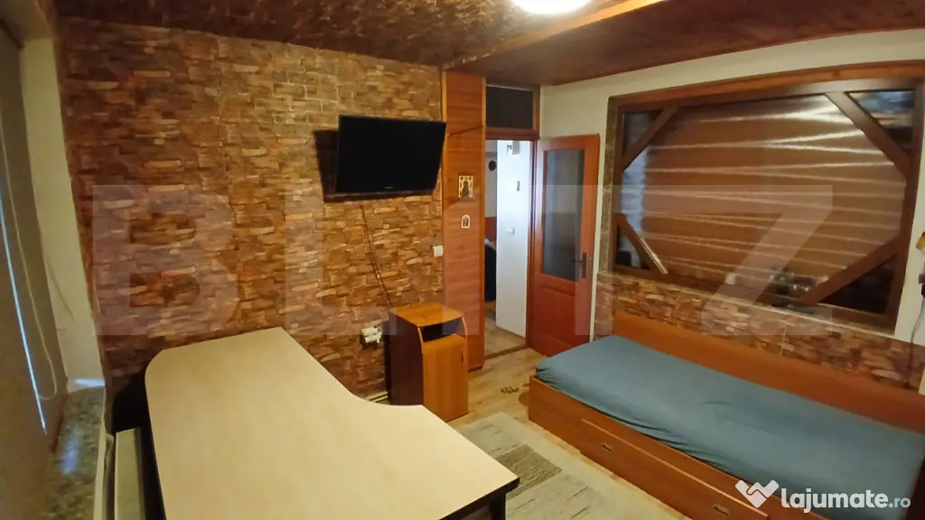 Apartament spațios cu trei camere la parter în zonă centr - Targu Mures (Mures)