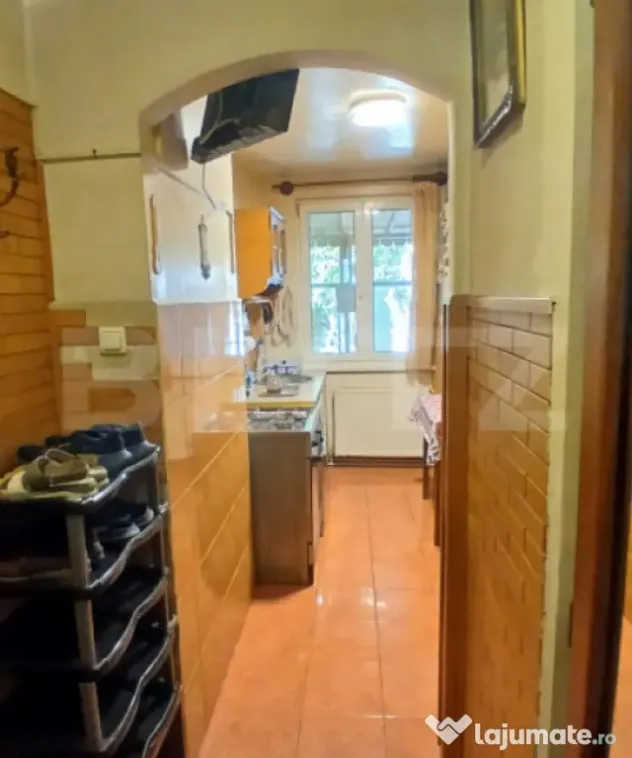 Apartament spațios cu trei camere la parter în zonă centr - Targu Mures (Mures)