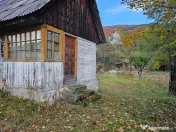 Casă cu teren intravilan de 939 mp, în zonă turistică ?? 