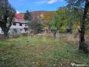 Casă cu teren intravilan de 939 mp, în zonă turistică ?? 