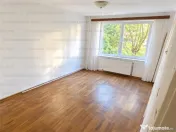 Apartament 3 camere | Semidecomandat | Zona Tractorul