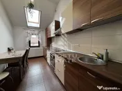 Mansarda inalta cu 2 camere de vanzare, loc de parcare, Dumbravita 