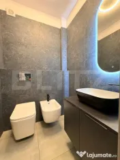 Apartament lux 3 camere, 2 bai, 64 mp, intermediar, parcare, 