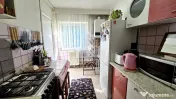 Apartament de vanzare cu 3 camere si 2 bai, etaj intermediar, Bucovina