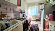 Apartament de vanzare cu 3 camere si 2 bai, etaj intermediar, Bucovina