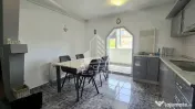 Apartament de vanzare cu 3 camere, decomandat,centrala proprie,Lipovei 
