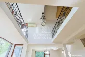Casa moderna cu 6 camere in Dumbravita 
