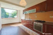 Casa moderna cu 6 camere in Dumbravita 