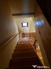 Casa familiala cu spatiu comercial si garaj P+1E+M 720 Mp 