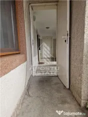 Casa familiala cu spatiu comercial si garaj P+1E+M 720 Mp 