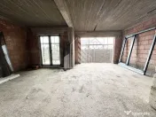 Duplex cu 4 camere, bucatarie separata, toate utilitatile, la asfalt. 