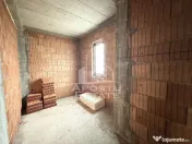 Duplex cu 4 camere, bucatarie separata, toate utilitatile, la asfalt. 