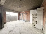 Duplex cu 4 camere, bucatarie separata, toate utilitatile, la asfalt. 