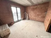 Duplex cu 4 camere, bucatarie separata, toate utilitatile, la asfalt. 