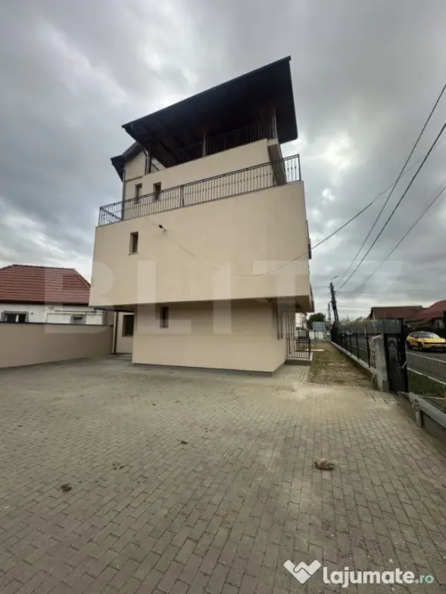 Apartament cu 3 camere, 100 mp, zona Aurel Vlaicu - Satu Mare (Satu-Mare)