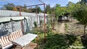 Apartament la casă, 2 dormitoare, curte comună și parcare 