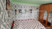 Apartament la casă, 2 dormitoare, curte comună și parcare 