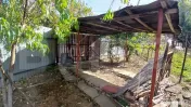 Apartament la casă, 2 dormitoare, curte comună și parcare 