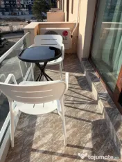 Apartament cu 3 camere de închiriat pe termen lung în zona 