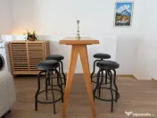 Apartament cu 3 camere de închiriat pe termen lung în zona 