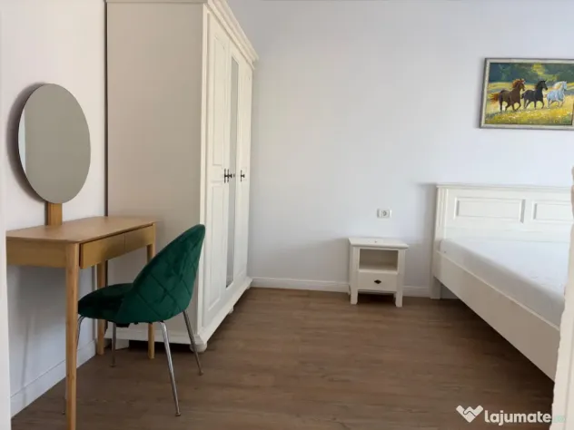 Apartament cu 3 camere de închiriat pe termen lung în zona - Constanta (Constanta)