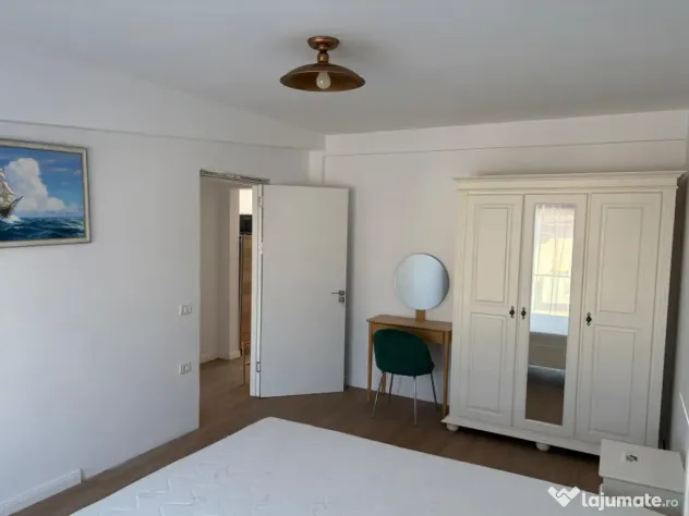 Apartament cu 3 camere de închiriat pe termen lung în zona - Constanta (Constanta)
