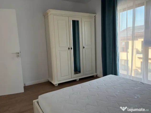 Apartament cu 3 camere de închiriat pe termen lung în zona - Constanta (Constanta)