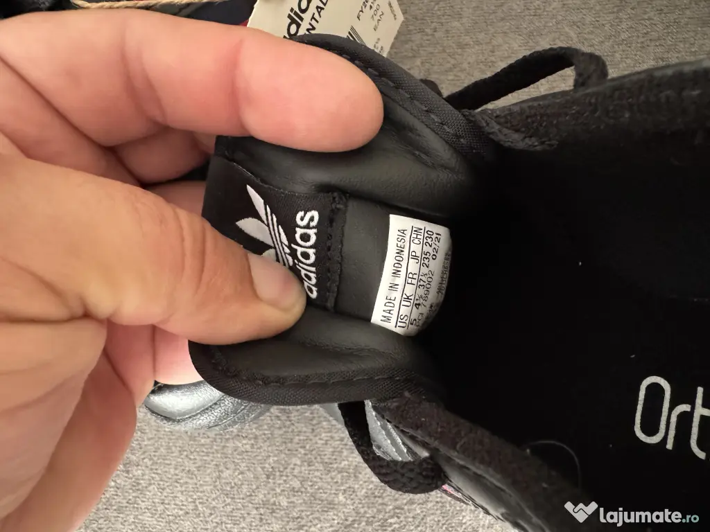 Adidas continental 80