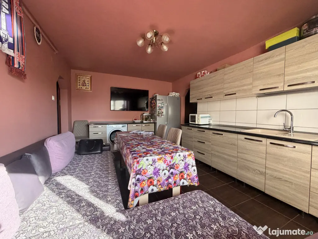 Apartament 4 camere, decomandat, 70 mp utili, boxa, etaj 3 - - Timisoara (Timis)