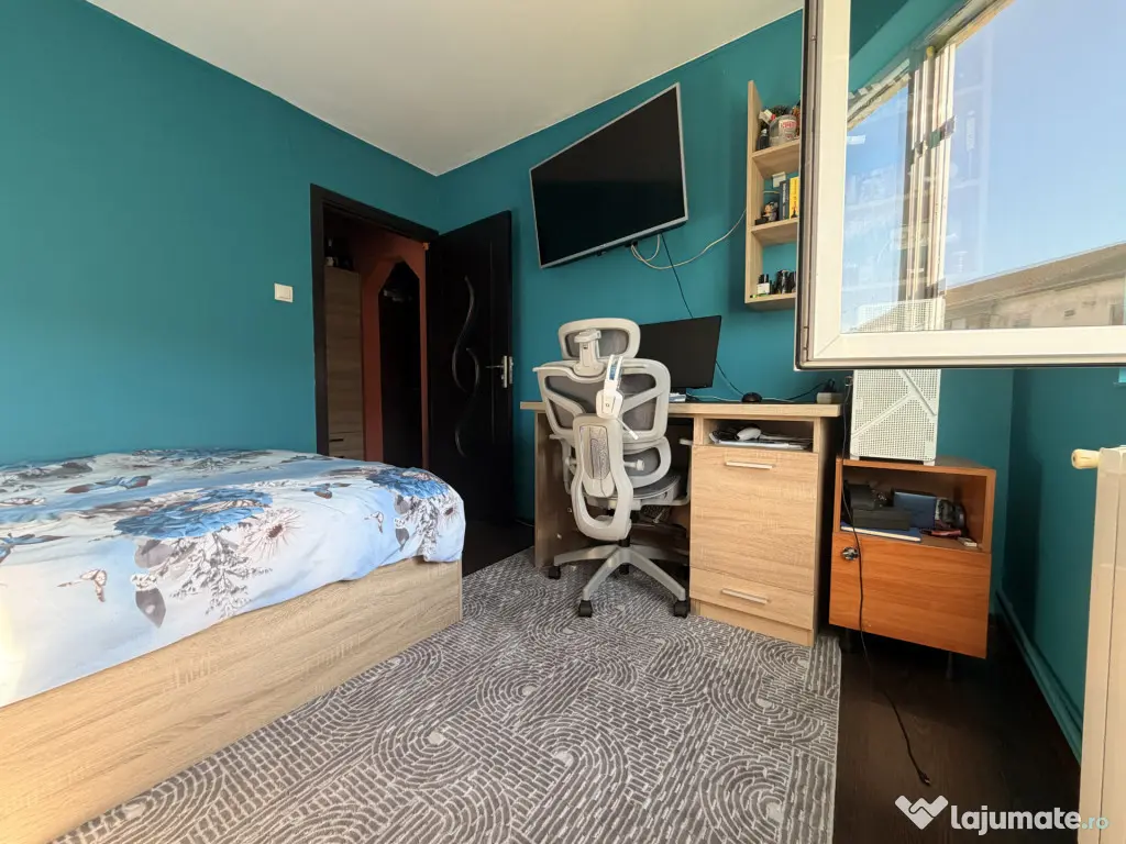 Apartament 4 camere, decomandat, 70 mp utili, boxa, etaj 3 - - Timisoara (Timis)