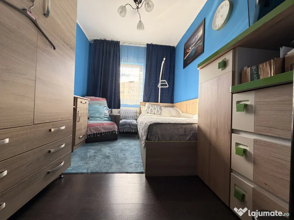 Apartament 4 camere, decomandat, 70 mp utili, boxa, etaj 3 - - Timisoara (Timis)