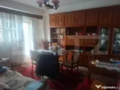 Apartament decomandat, cu beci, situat la etajul 4, 60 de m 