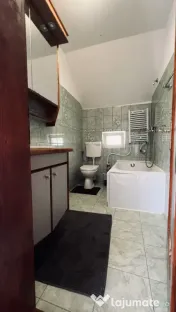 Apartament 3 camere, la casa, 70 mp utili, intrare separata 