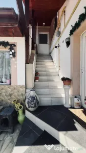 Apartament 3 camere, la casa, 70 mp utili, intrare separata 
