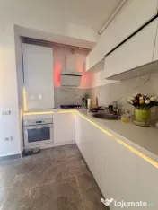 Apartament cu 3 camere si loc de parcare in CF - Dumbravita 