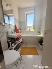 Apartament cu 3 camere si loc de parcare in CF - Dumbravita 