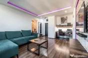 La câtiva pași de mal | 2 camere, 52 mp utili, bloc nou cu lift 