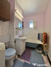 Apartament 2 camere, semidecomandat, etaj 3, zona Dambovita 